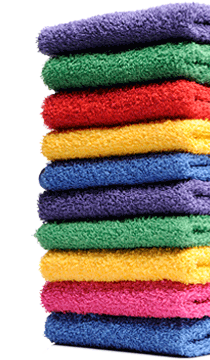 stapel bunte handtücher